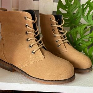 ✨⭐️✨Sweet Honey Sharp Camel Boots, NWOT✨⭐️✨
